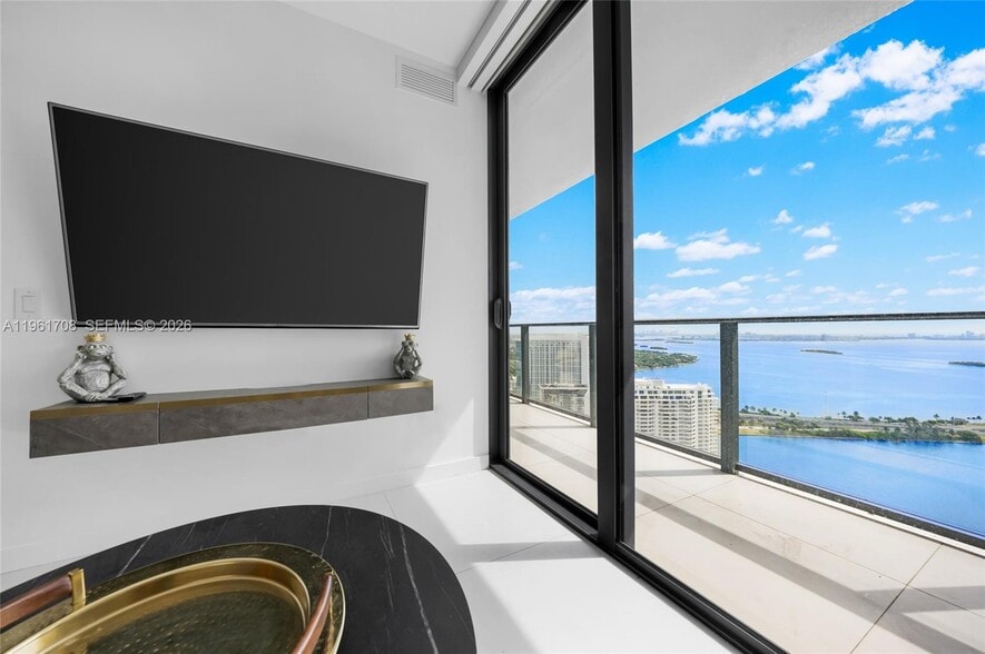 Building Photo - 501 NE 31st St