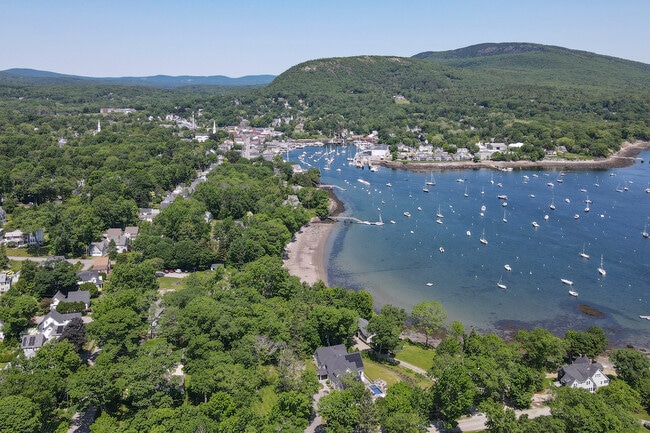 Building Photo - 3 Dillingham Point