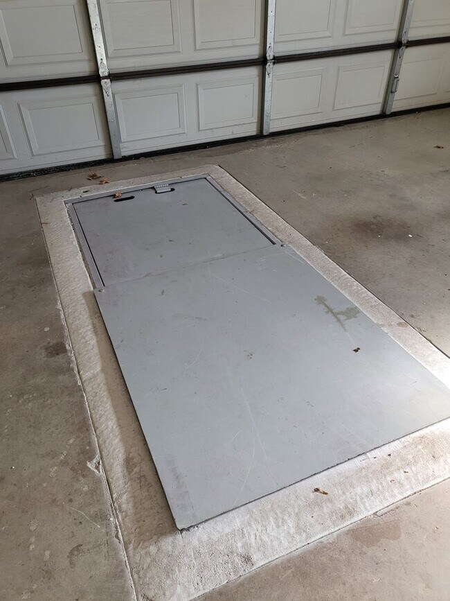 Building Photo - (2) Bed/(2) Bath w/ Storm Shelter Avail NOW!