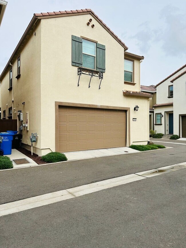 Ready To Move!! 10551 Tenor Way Elk Grove CA 95757 Apartment Finder