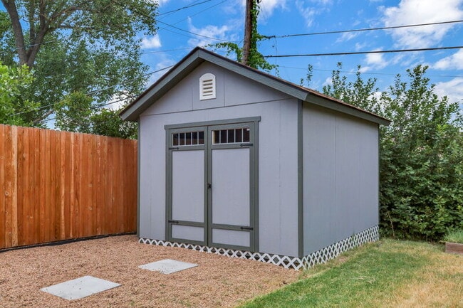 Building Photo - 7482 Beach Ct