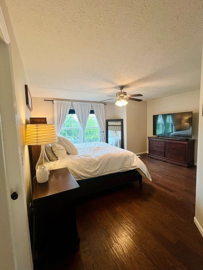 Building Photo - Beautiful 4 Bedroom Home in a Cul-De-Sac