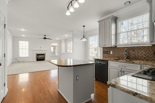 Building Photo - Spacious 5-Bedroom, 3.5-Bath Home in Midlothian – Prime Location & Community Amenities