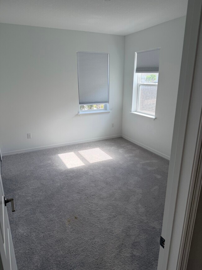 Building Photo - 15077 Shady Palms Ln