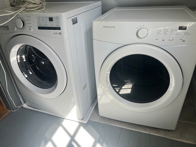 Building Photo - 25 Seymour St