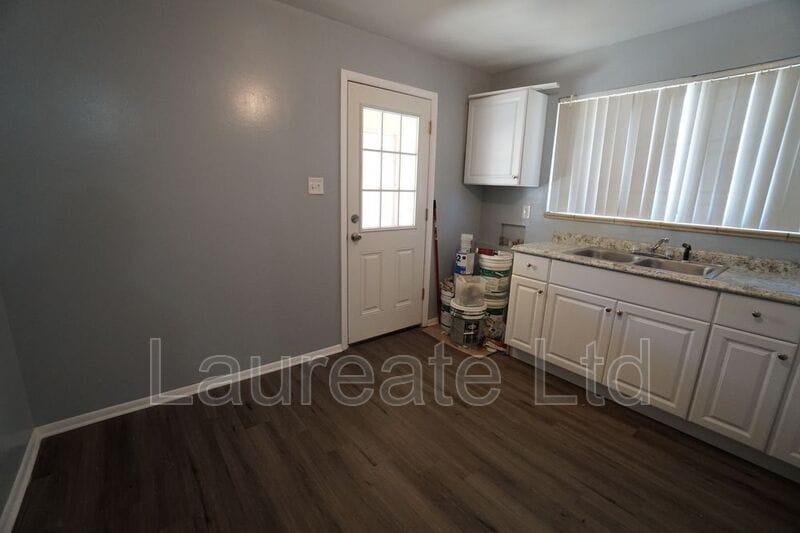 Building Photo - 2645 S Newton St