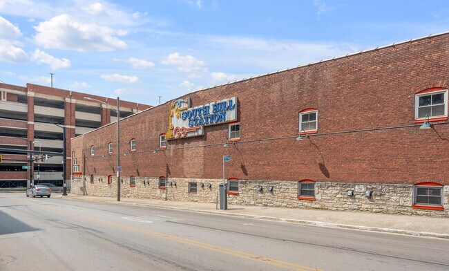 Primary Photo - 585 S Upper St