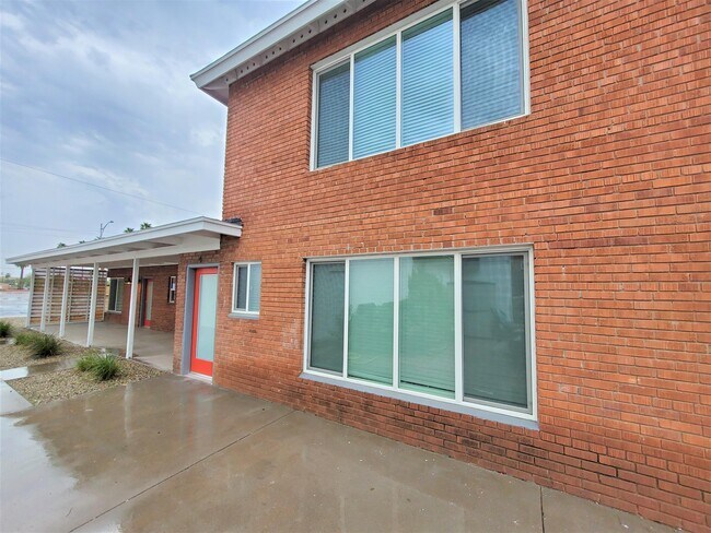 Building Photo - 1538 W McDowell Rd
