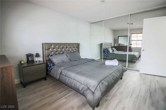 Building Photo - 7399 Topeka Dr