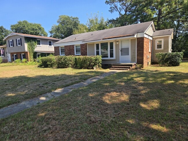 Primary Photo - 1829 Inverness Dr