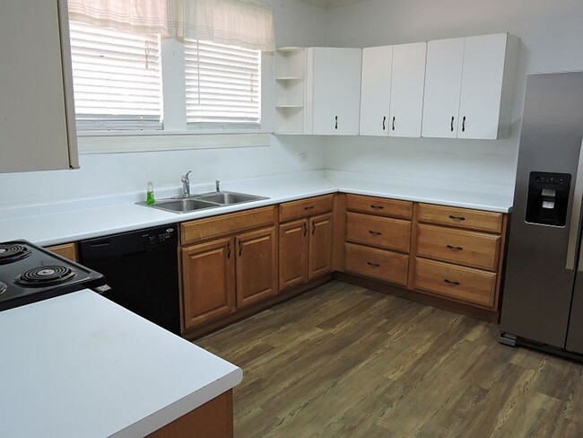 Building Photo - Great home near LSU Lakes