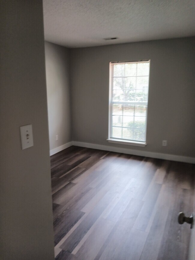Building Photo - 12150 Brownestone View Dr