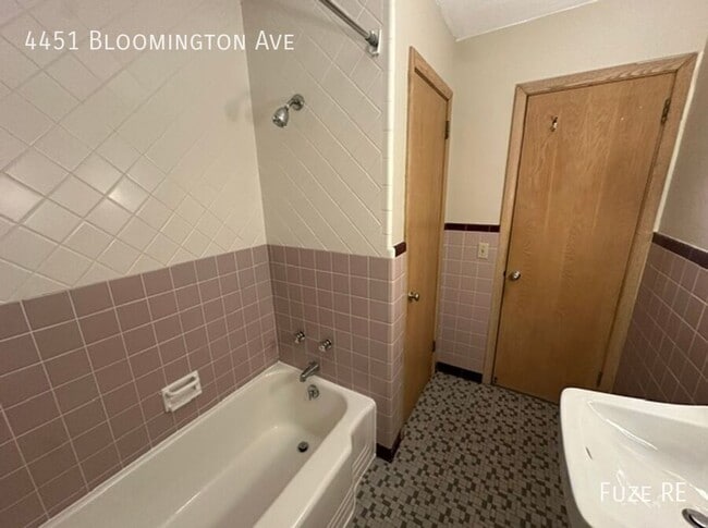 Building Photo - 4451 Bloomington Ave