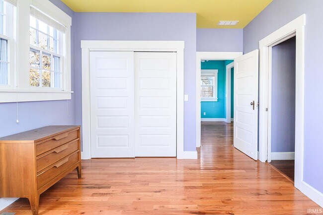 Building Photo - 720 S Park Ave