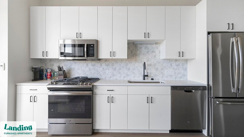 Building Photo - 2480-2522-2522 N Milwaukee Ave