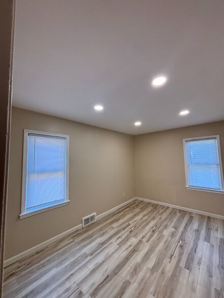 Building Photo - 1429 Venice St