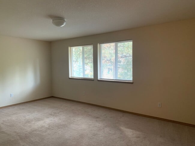 Building Photo - Splendid 3-bdr/2.5 bath home in the beautiful Buck Run Community in Sisters, OR!