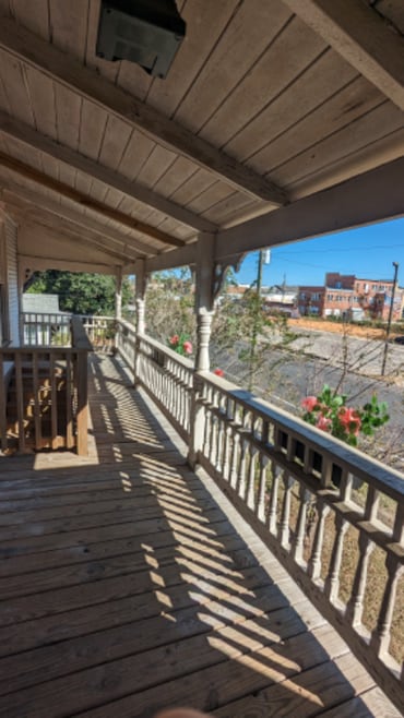 Building Photo - 208 S Trammell St