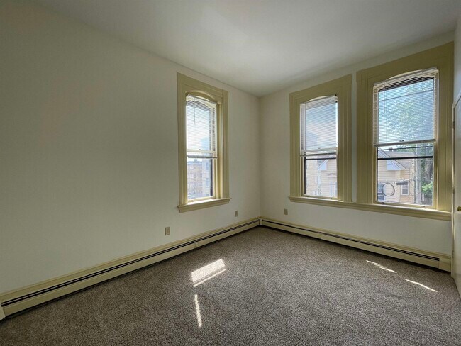 Building Photo - 124 Orange St