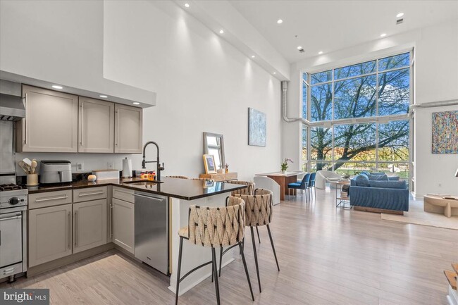 Building Photo - 1610 11th St NW