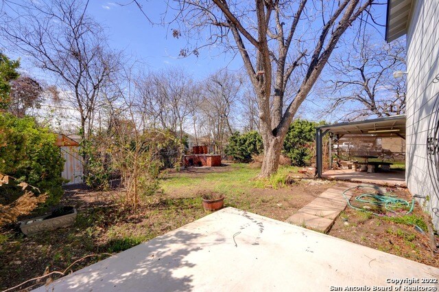 Building Photo - 2222 Beechaven Dr