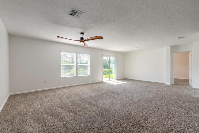 Building Photo - 109 Persimmon Dr