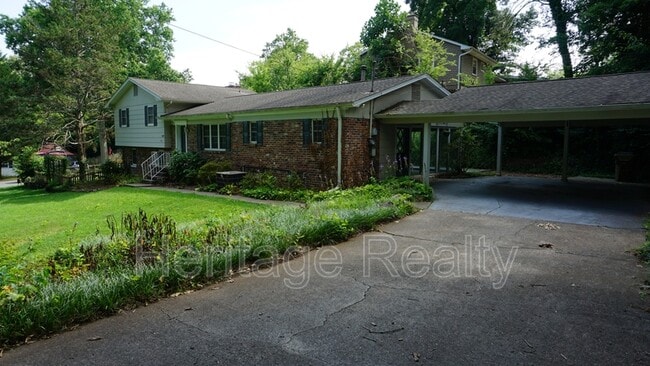 Building Photo - 529 Bardon Rd NW