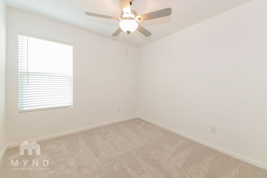 Building Photo - 2728 Mistwood Dr