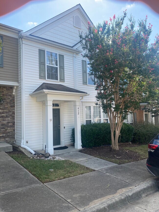 Primary Photo - 412 Walnut Woods Dr