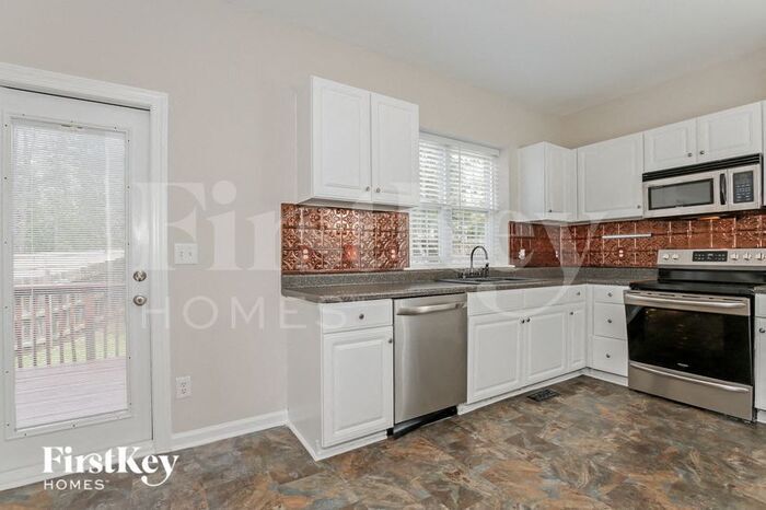 Building Photo - 3900 Gisbourne Dr