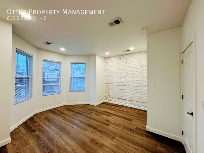 Building Photo - 615 S 55th St