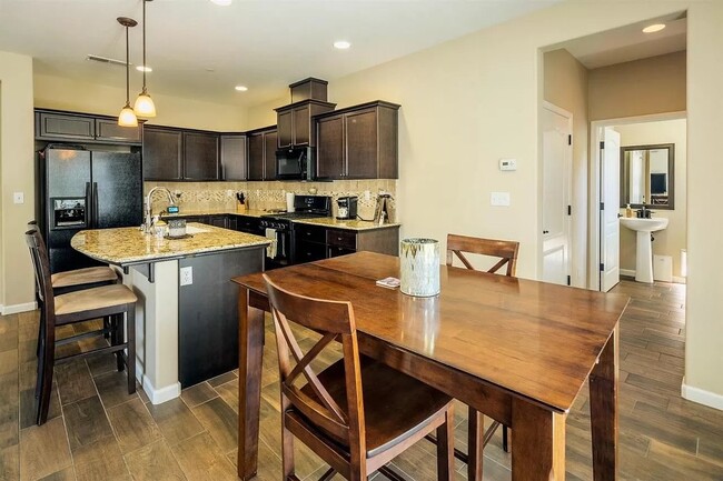 Building Photo - 2119 Makenna Dr