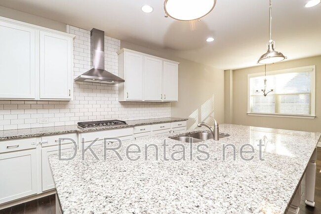 Building Photo - 5780 Bradenton Rd