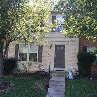 Building Photo - SPACIOUS TOWNHOUSE IN GERMANTOWN
