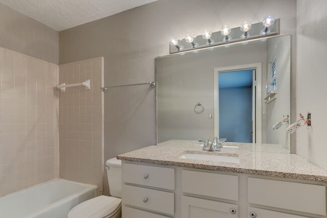 Building Photo - AUGUST 2026 MOVE IN! Beautiful 5 Bed Recently Renovated!