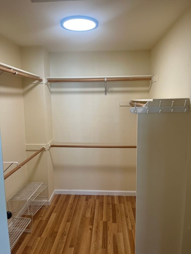 Building Photo - 7011 Silver Brook Ct