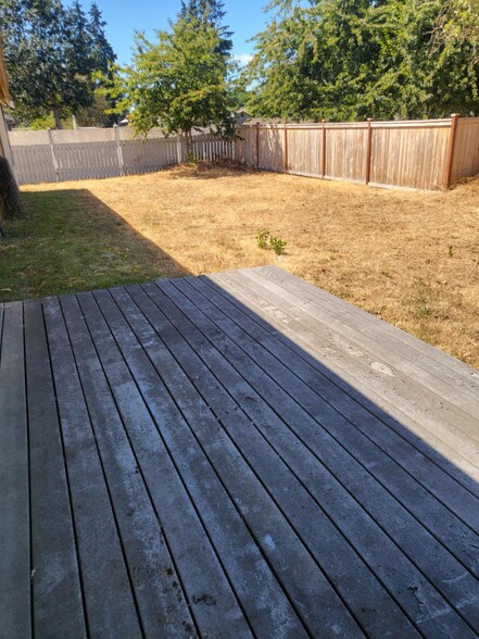 Building Photo - 237 176th St E