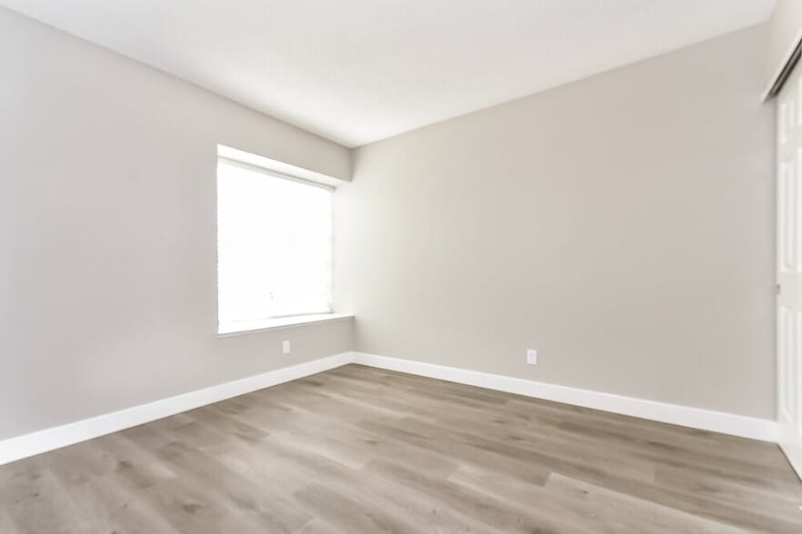 Building Photo - 4361 Faberge Ave