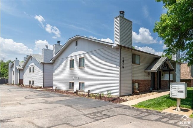 Primary Photo - 1315 N Sheridan St