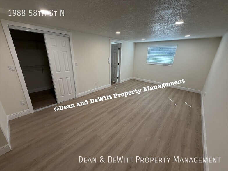 Building Photo - 4 Bed/3 Bath