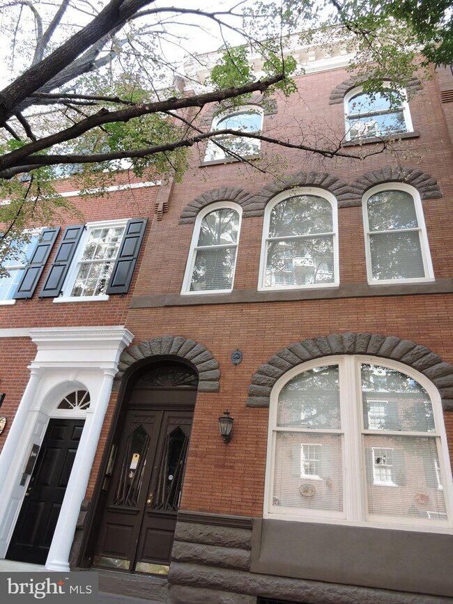 Building Photo - 628 Spruce St
