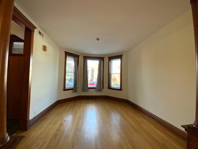 Building Photo - 3116 N Elston Ave