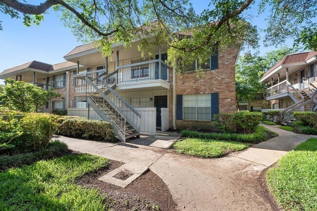 Building Photo - 2250 Bering Dr