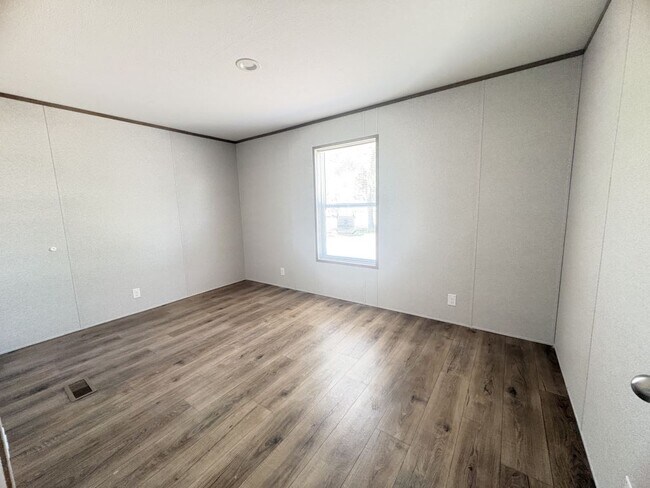 Building Photo - 4514 San Juan Dr S