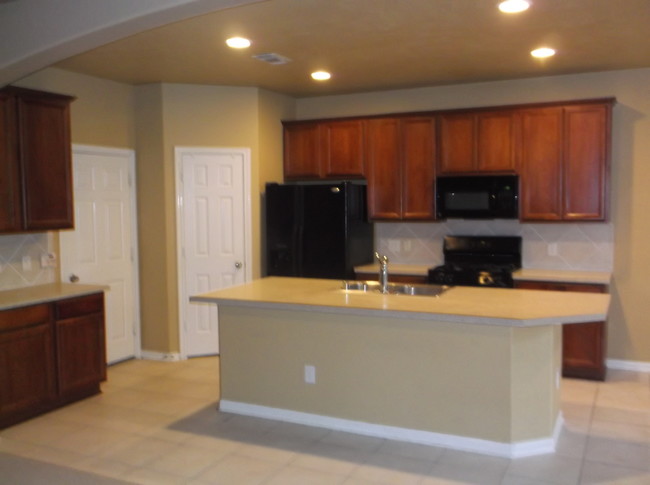 Kitchen w Island - 78 Cornflower Dr