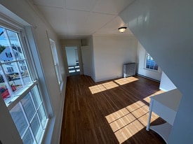 Building Photo - 144 Rumford St