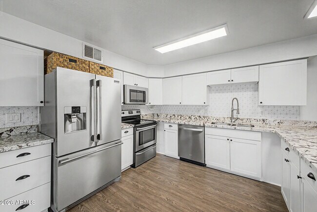 Building Photo - 1711 W Montecito Ave