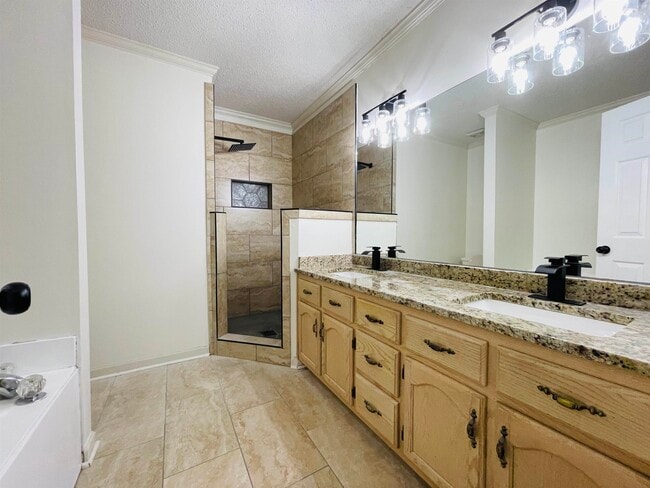 Building Photo - 2256 Lake Springs Ln