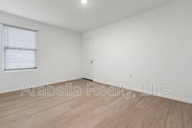 Building Photo - 12006 Still Pass