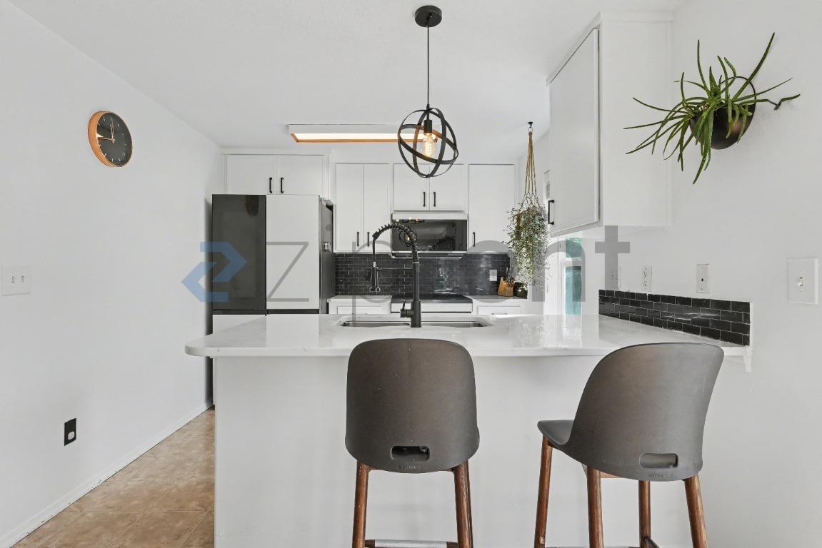 Building Photo - 19000 SW Strickland Dr